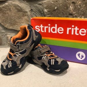 Little Boys Stride Rite Griffin Navy/Org 10 shoes
